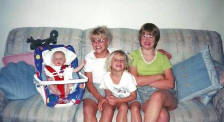 Hillary with her siblings Haley, Dana, and Davis